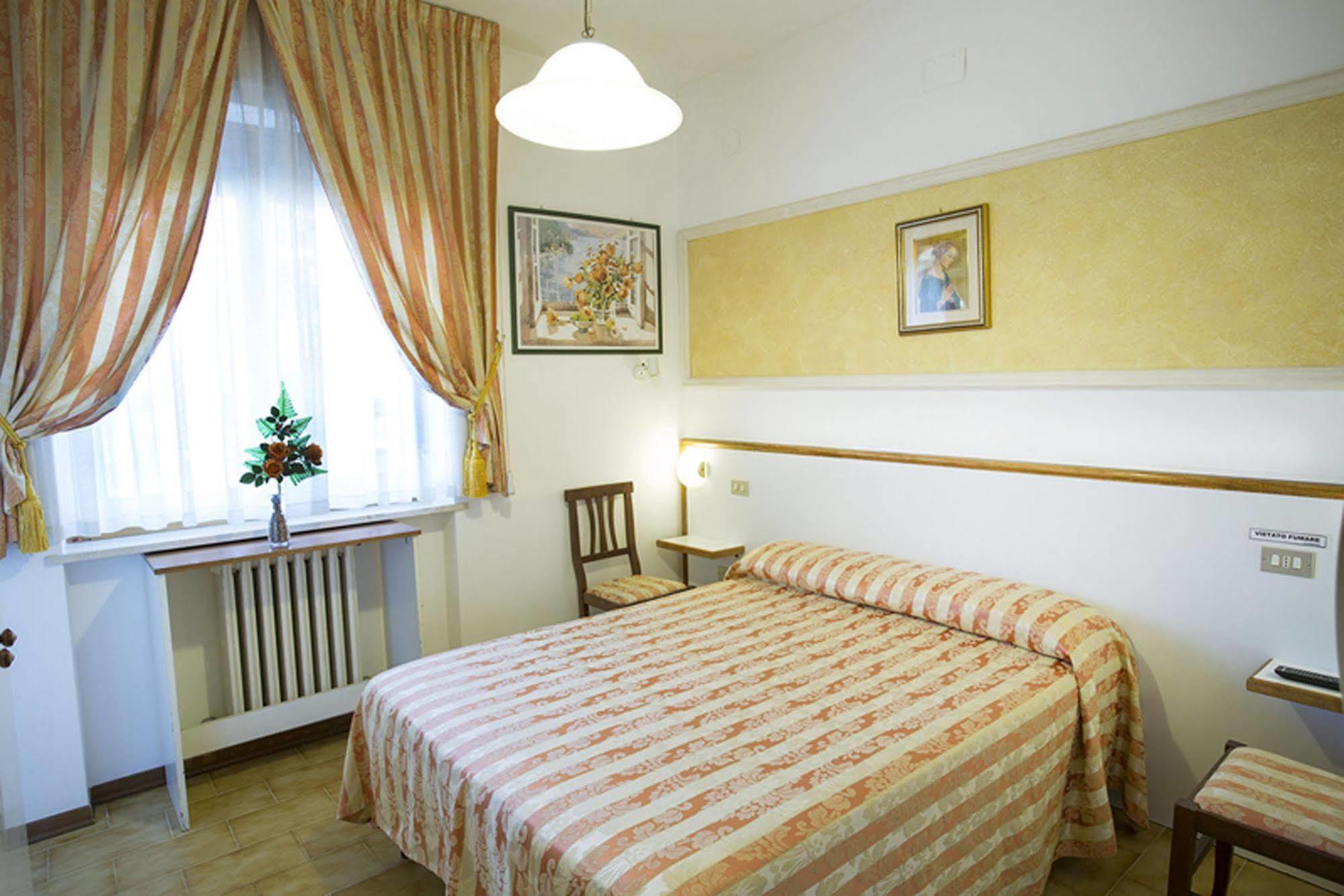 Hotel Vignola Assisi Exterior photo