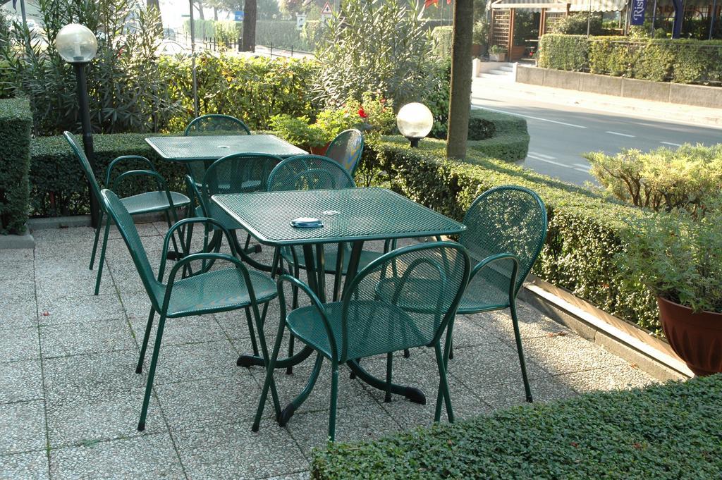 Hotel Vignola Assisi Exterior photo