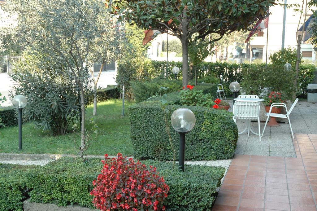 Hotel Vignola Assisi Exterior photo